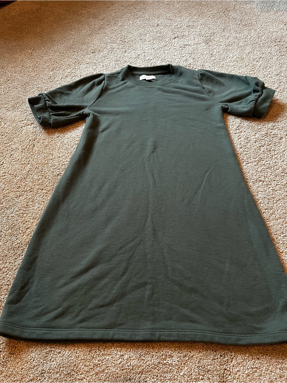 Classic Short-Sleeve A-Line Dress in Green
